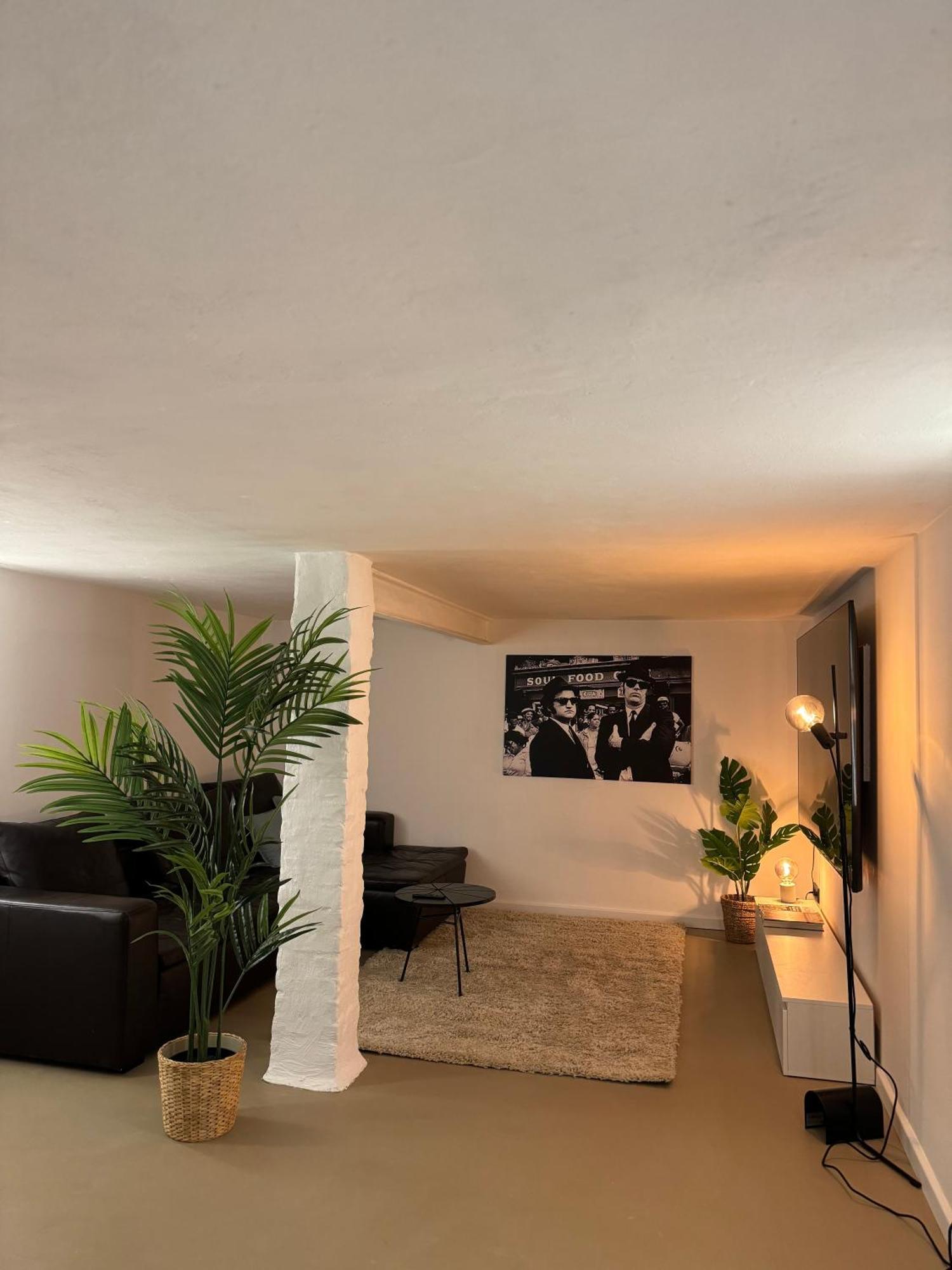 Stilvolle Wohnung In Wilmersdorf Berlin Bagian luar foto